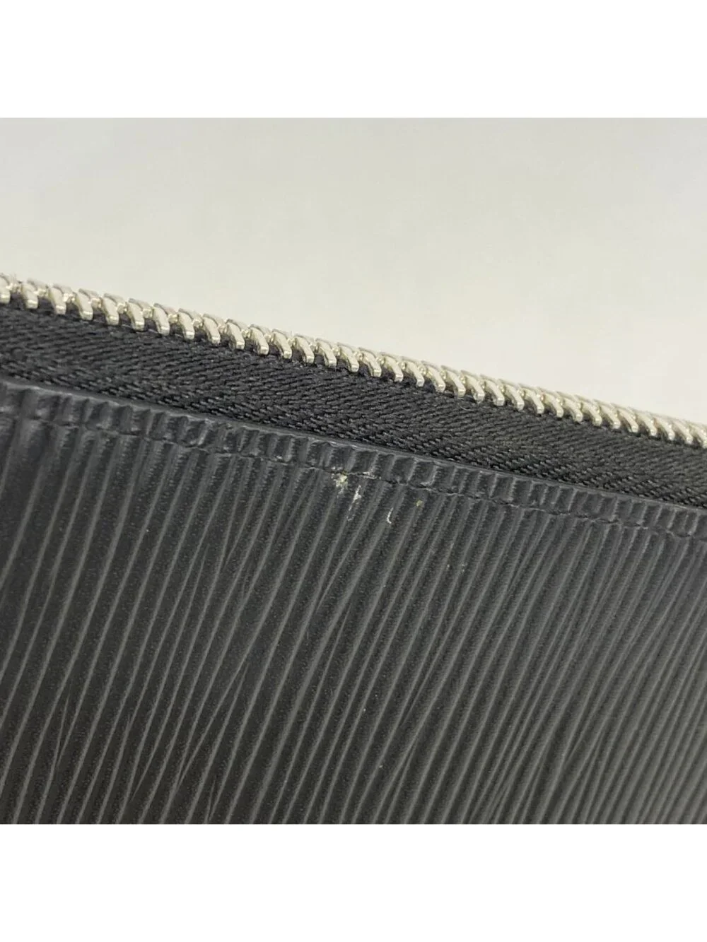 Louis Vuitton Wallet Epi Zippy Vertical M Noir